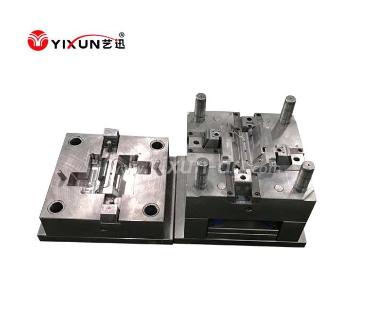 Plastic injection mould for commodity products
