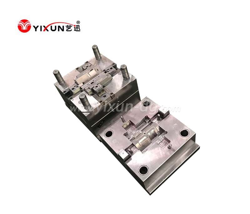 Plastic injection mould for commodity products