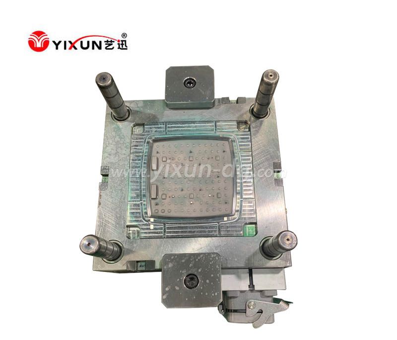 Custom plastic injection mould for transparent led lamp cover