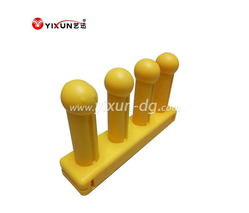 Gas asist injection molding plastic hand knitting loom mould