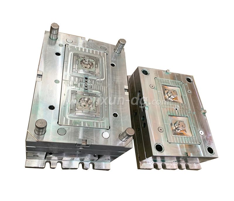 Electronic three-head socket plastic injection mould