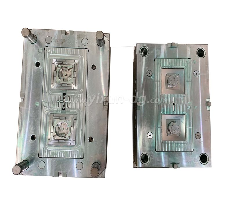 Electronic three-head socket plastic injection mould