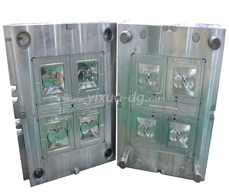 China injection mould manufacturer power plastic plug socket mold