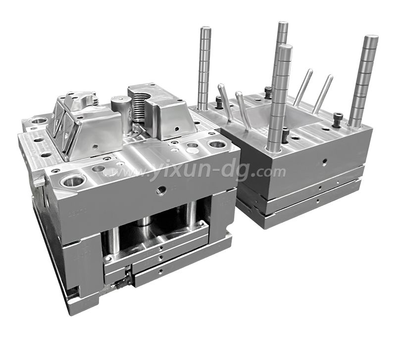 China mold and moulding companies thread rotation mold injection molding form