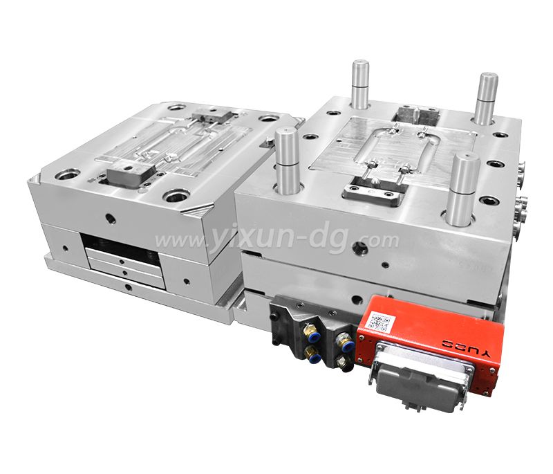 Trunk luggage handle gas assist injection moulds and moulding